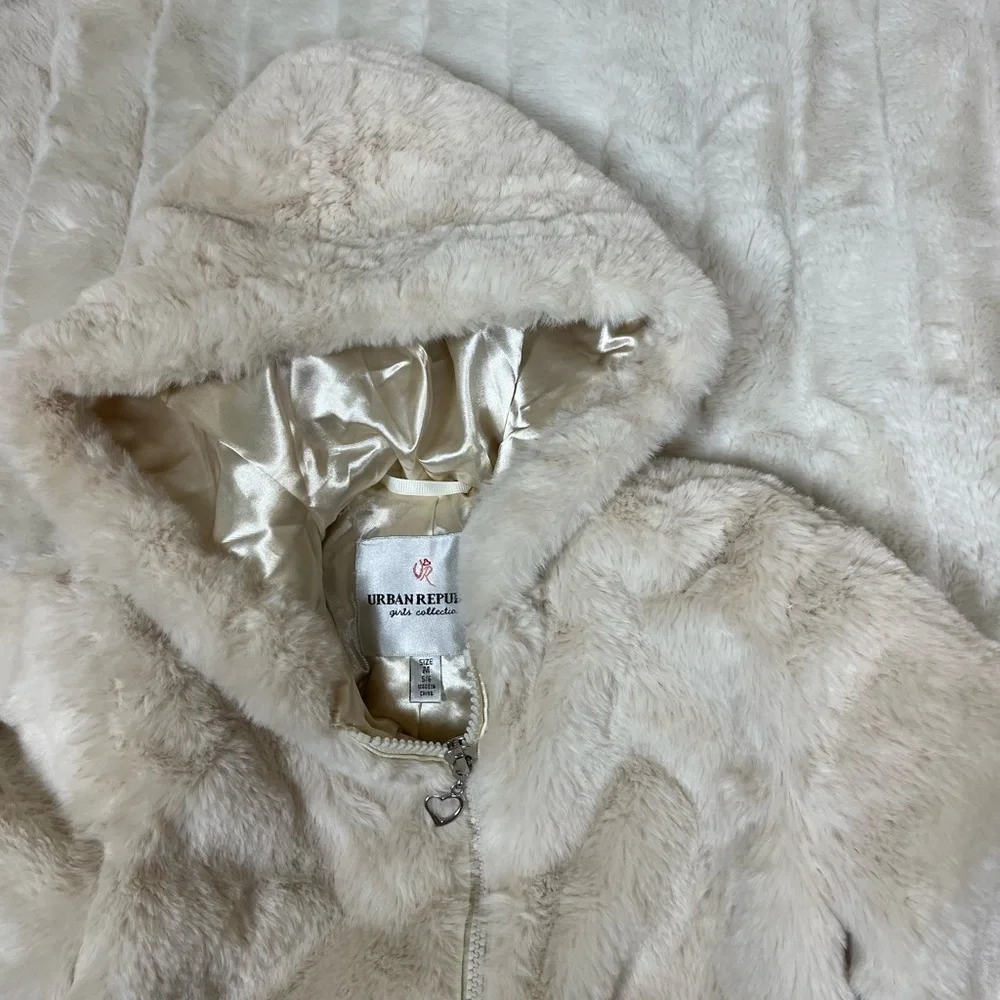 Urban Republic Girls M Champagne Faux Fur Zip Winter Fall Solid Preppy Coat City